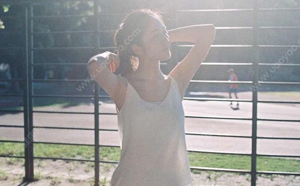 14岁女孩乳头上有白点 14岁女生乳头上有白色分泌物正常吗？(3)