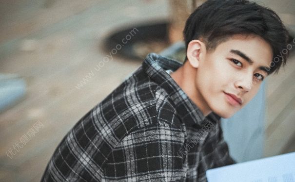成绩好的女生喜欢什么样的男生？成绩好的女生喜欢的男生类型(6)