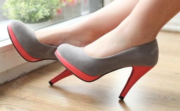 初中可以穿高跟鞋吗？初中女生穿高跟鞋好吗？(3)