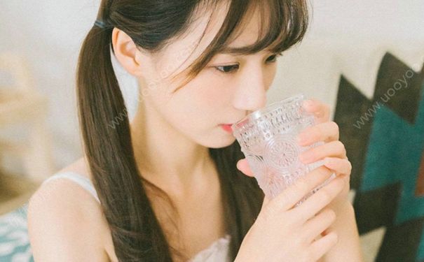 13岁内裤上有棕色是怎么回事？13岁女生内裤上有黑色怎么办？(4)