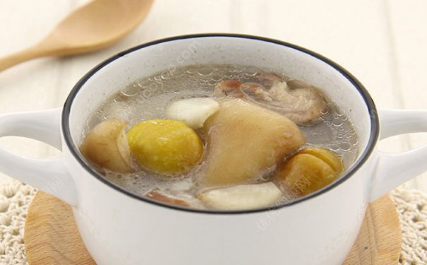 板栗可以和什么煲汤？板栗煲汤的做法(5)