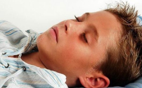 15岁男孩腰疼怎么回事？15岁男孩腰疼怎么办？(7)