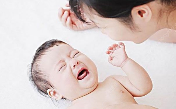 婴儿哭闹的原因有哪些？婴儿哭闹不止怎么办？(4)