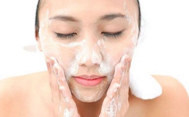 鼻子上长痘痘怎么办？鼻子上长痘痘怎么去掉？(2)