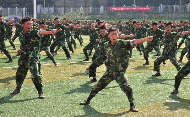 军训晒黑了能白回来吗？军训晒黑还能变白吗？(1)