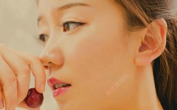 初二女生吃避孕药有效吗？女生多大可以吃紧急避孕药？(4)