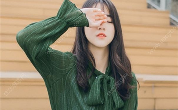 粉底液弄衣服上怎么洗净？粉底液弄到衣服上怎么洗？(2)