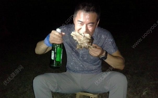 偷开教练车去喝酒 喝酒有什么好处和坏处？(4)