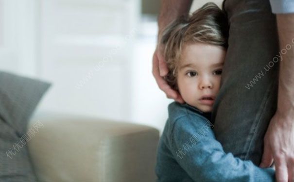 孩子内向不爱说话怎么办？孩子内向不合群怎么办？(4)