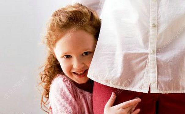 孩子内向不爱说话怎么办？孩子内向不合群怎么办？(6)