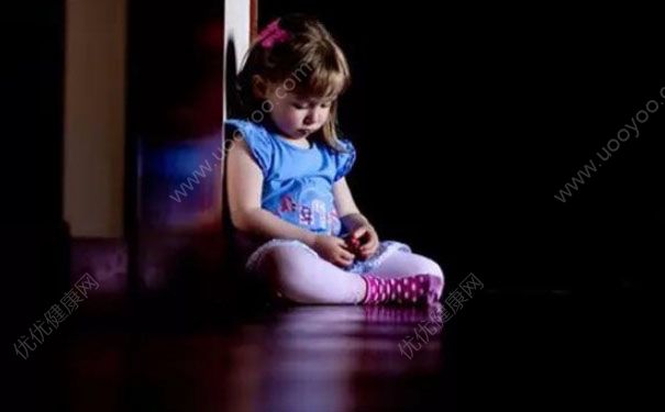 孩子内向不爱说话怎么办？孩子内向不合群怎么办？(3)