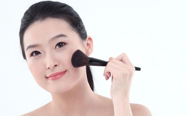 有雀斑用什么遮瑕？有雀斑能反复遮瑕吗？(4)