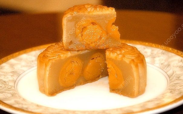 曝月饼换日期再卖 过期月饼吃了会怎样？[多图]