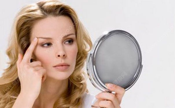 眉毛上长痘痘是什么原因？眉毛上长痘痘怎么办？(3)