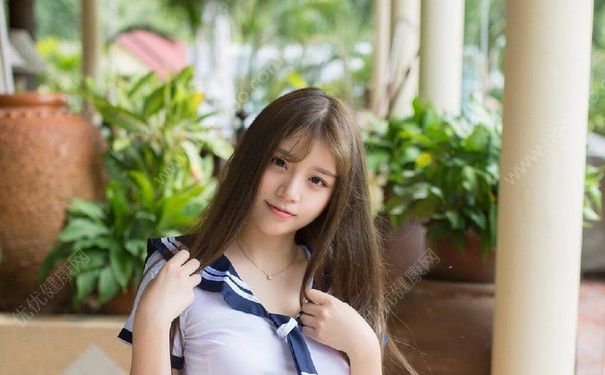 14岁女生的胸部很大正常吗？14岁胸部太大怎么变小？(5)