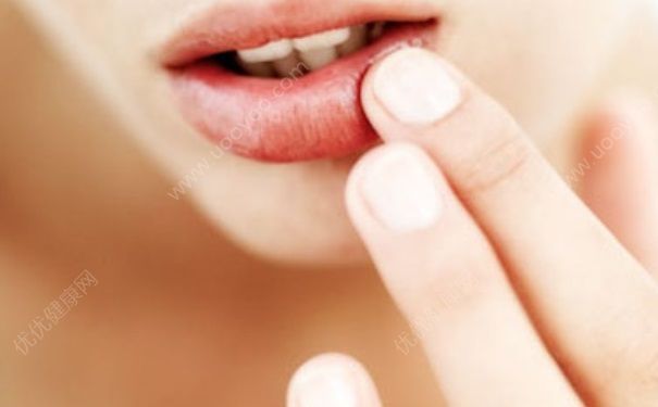 秋季嘴唇干燥怎么办？秋季嘴唇干裂怎么办？[多图]