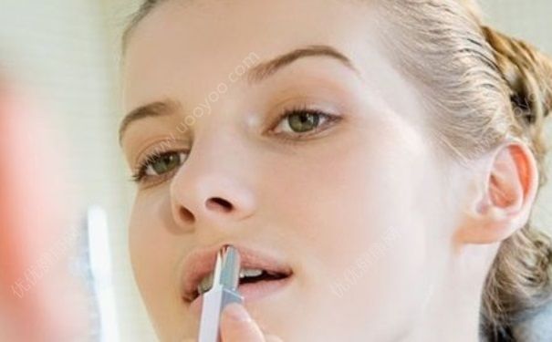 秋季嘴唇干燥怎么办？秋季嘴唇干裂怎么办？(3)