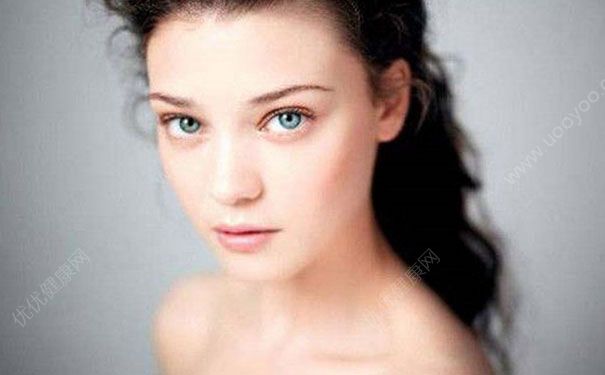 皮肤不光滑有小疙瘩怎么办？皮肤不光滑是什么原因？[多