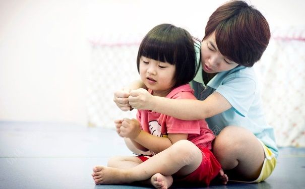孩子性格内向怎么办？孩子性格内向不爱说话怎么办？(2)
