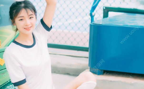 青春期女生乳房硬硬的正常吗？为什么青春期女孩胸部会发硬？(1)