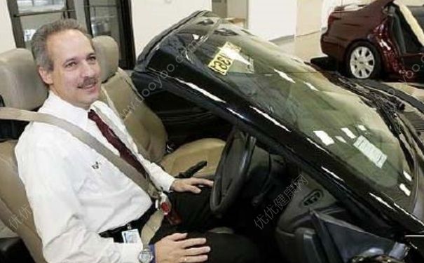 安全带系太紧不好 安全带怎么系？[多图]