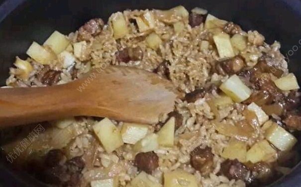 电饭锅五花肉怎么做？电饭锅做五花肉的做法是怎样的？(1)