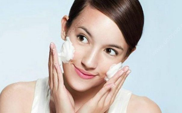 卸妆油怎么用？卸妆油的使用方法(3)