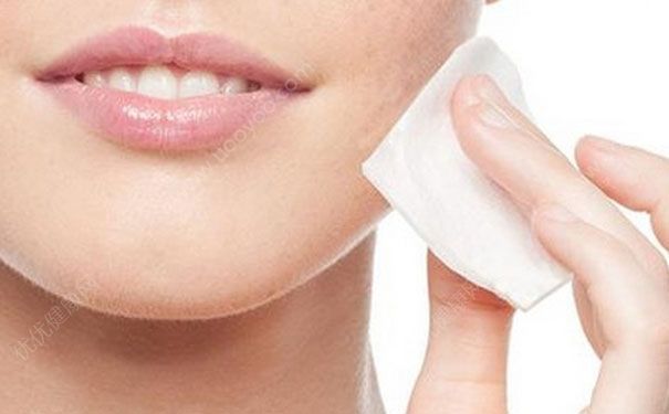 卸妆油怎么用？卸妆油的使用方法(4)