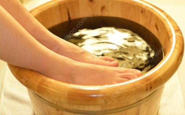 泡脚拍打能减肥 泡脚有助于睡眠吗？[多图]