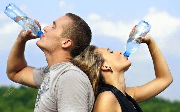 如何正确喝水？怎么喝水更健康？[图]