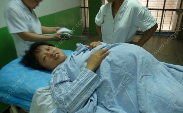 顺产剖腹产哪个痛？顺产剖腹产哪个风险大？(1)