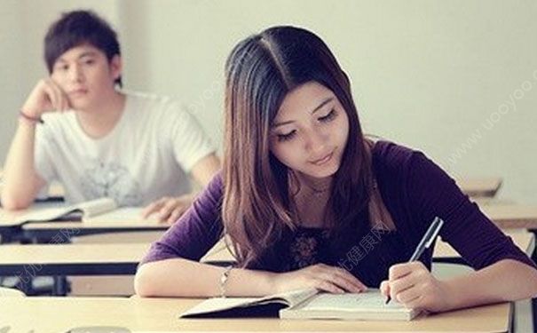 有一个学霸女朋友怎么办？女朋友成绩比我好怎么办？(1)
