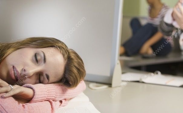 趴着睡觉有什么坏处？趴着打盹儿要注意什么？[图]