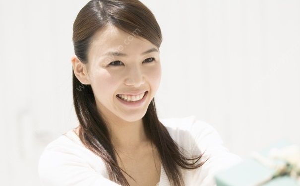 冷光美白牙齿的价格是多少？冷光美白牙齿多少钱？(1)