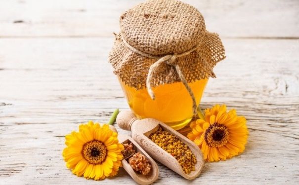 蜂蜜擦脸有什么好处？蜂蜜擦脸的作用与功效是怎样的？(1)