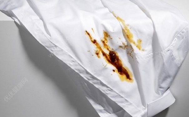 衣服上的油渍怎么去除？去除衣服上油渍的小窍门(1)