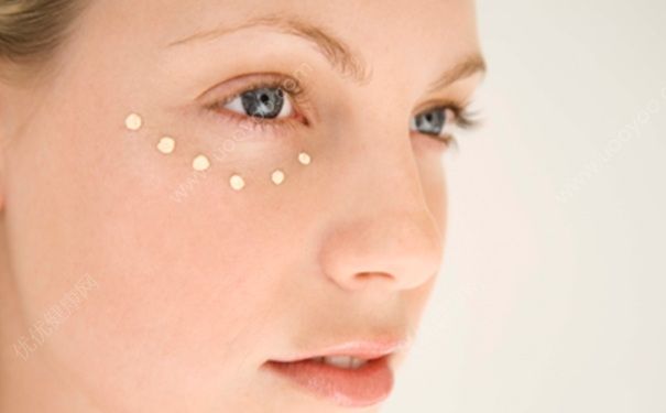 吃什么养血养肝？怎么快速消除黑眼圈？(1)