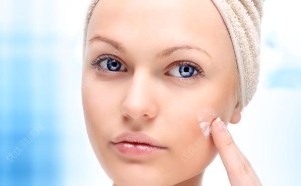 用隔离霜还用防晒霜吗？隔离霜还要涂防晒霜吗？(1)