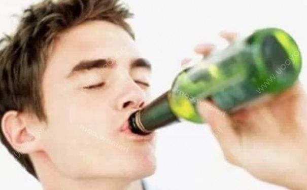 白酒和啤酒哪个容易发胖？啤酒和白酒哪个爱长胖？[图]
