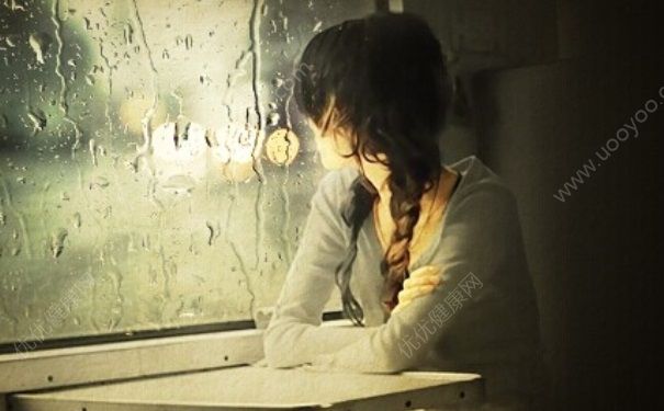 正确的坐姿是怎样的？不良坐姿对脊柱的影响[图]