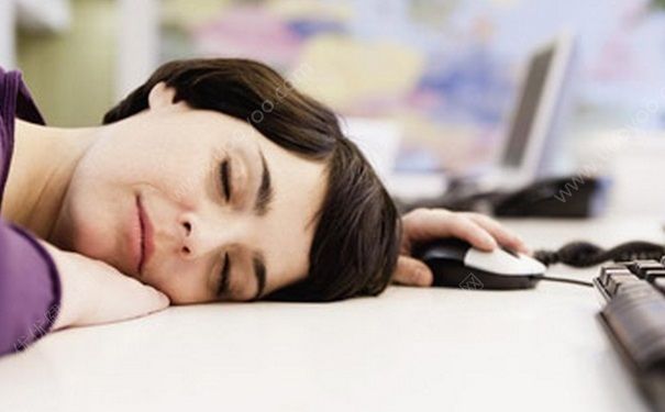 午睡睡不醒是什么原因？为什么午睡睡不醒？[图]