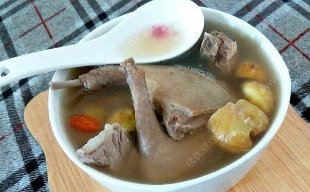 板栗和什么煲汤最好？板栗可以和什么煲汤？(1)