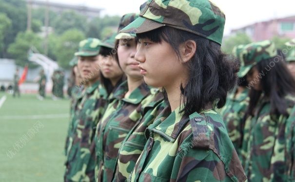 17岁军训晒黑了能白回来吗？17岁军训晒黑了多久白回来？(3)
