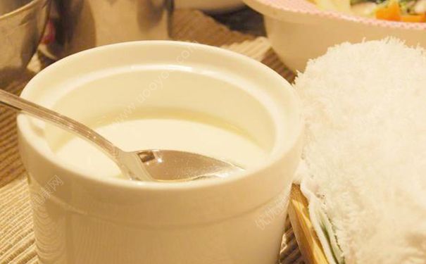 纯牛奶怎么做酸奶？怎么用纯牛奶做酸奶？(1)