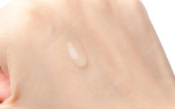 肌底液和精华液的区别 肌底液和精华液哪个好？(1)