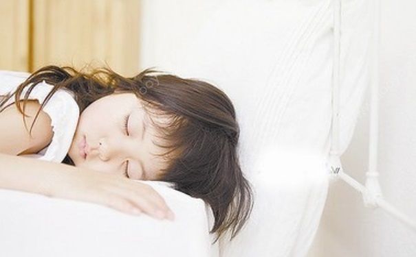 孩子感冒发烧怎么办？孩子感冒发烧家长该怎么办？(1)