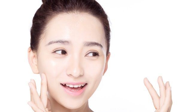 早上洗脸需要卸妆水吗？早上洗脸要用卸妆水吗？(1)