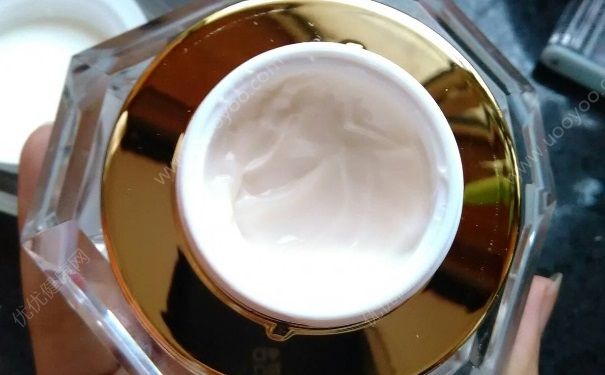 用蜗牛霜的排毒反映是怎样的？蜗牛霜的排毒症状(1)