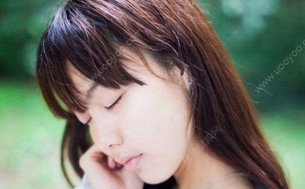 染发染到头皮上怎么清洗？染发剂弄到头皮上怎么洗掉？(1)