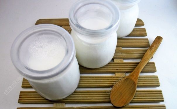 酸奶不能和什么一起吃食物中毒？酸奶不能和什么同食？[